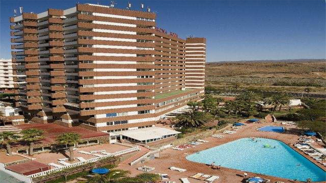 Pool at the Corona Roja Apartments